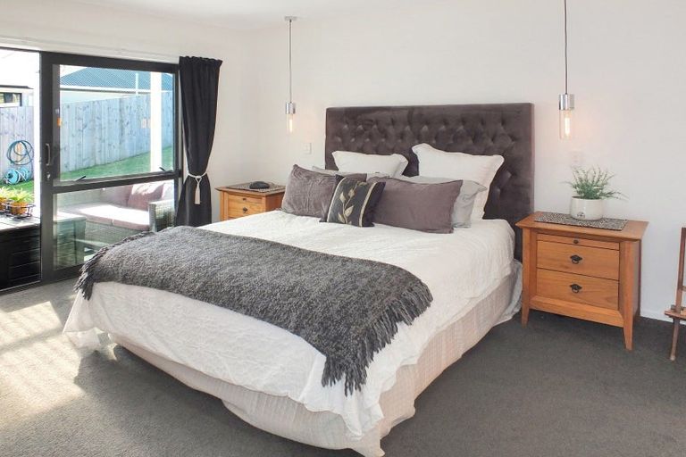 Photo of property in 17 Oxnam Place, Foxton Beach, Foxton, 4815