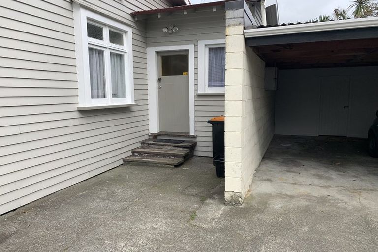 Photo of property in 35 Knowles Street, Terrace End, Palmerston North, 4410