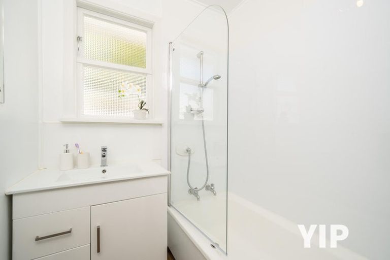 Photo of property in 7 Loasby Crescent, Newlands, Wellington, 6037