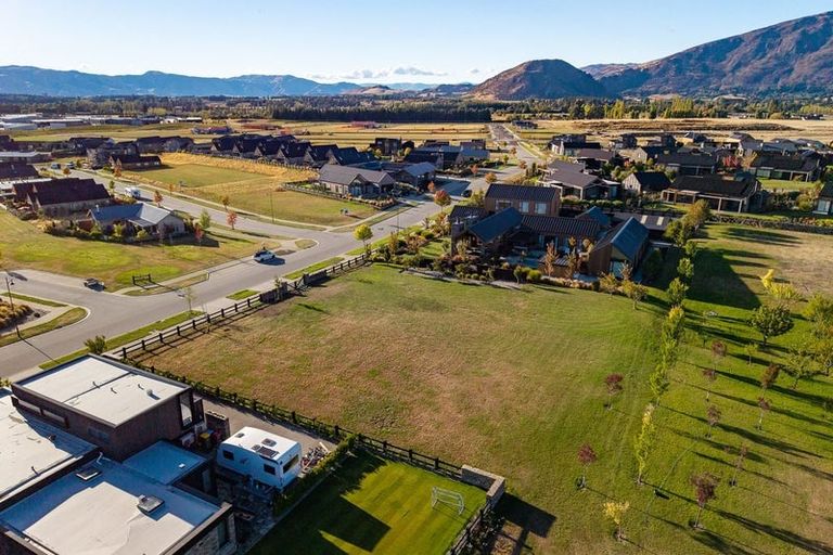 Photo of property in 12 Deans Drive, Wanaka, 9305