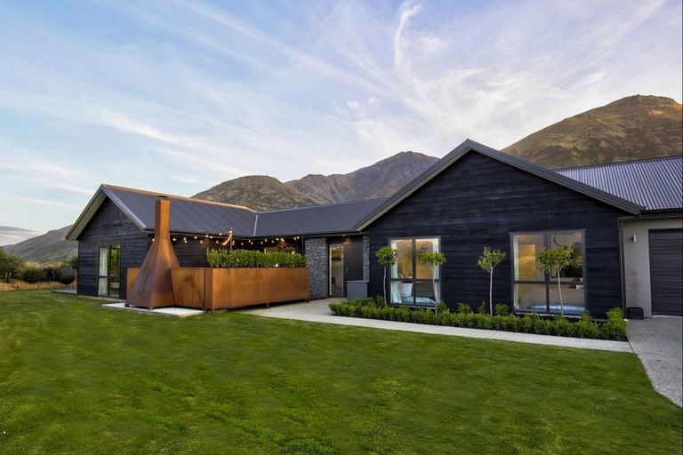 Photo of property in 44 Judge And Jury Drive, Lake Hayes, Queenstown, 9304
