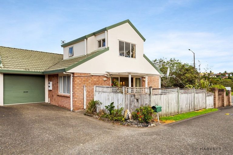 Photo of property in 39a Central Park Drive, Te Atatu South, Auckland, 0610