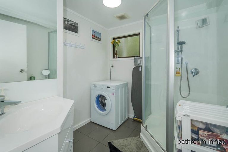 Photo of property in 14 Eugen Place, Bayview, Auckland, 0629