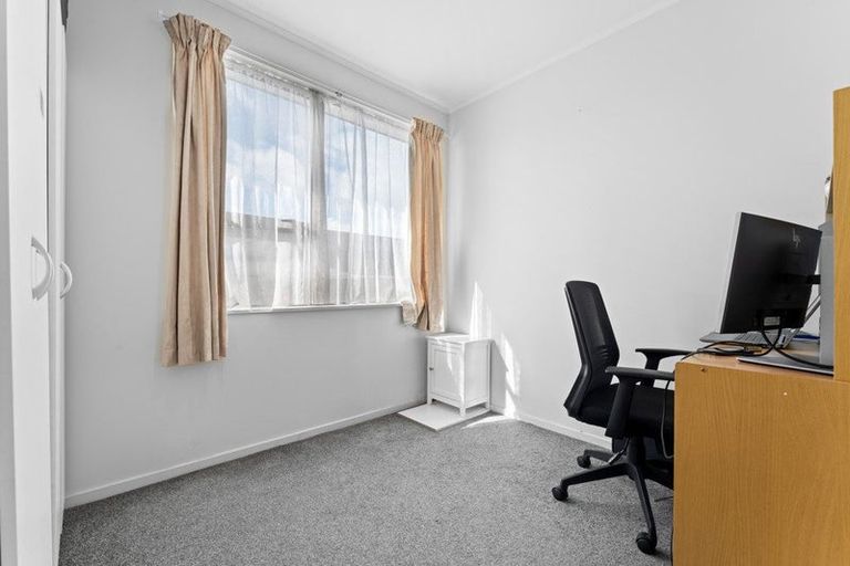 Photo of property in 1/14 Penion Drive, Flat Bush, Auckland, 2023