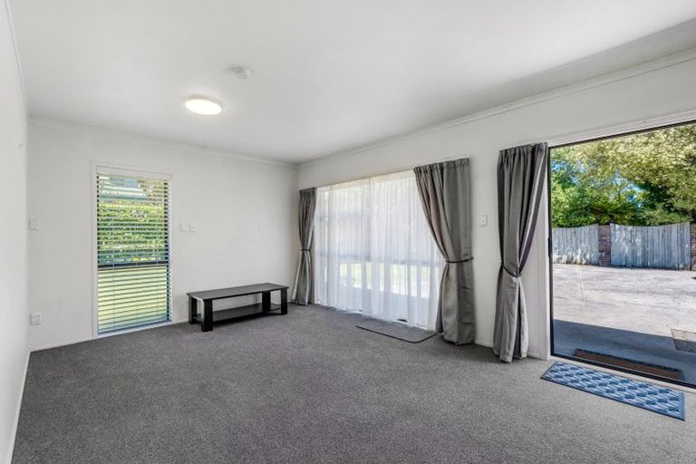 Photo of property in 120 Walter Strevens Drive, Conifer Grove, Takanini, 2112