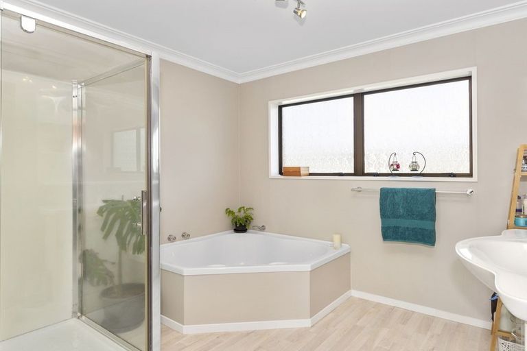 Photo of property in 11 Kotuku Place, Matua, Tauranga, 3110