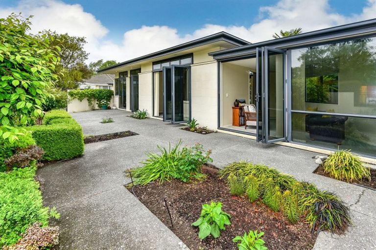 Photo of property in 51 Kirkwood Avenue, Upper Riccarton, Christchurch, 8041