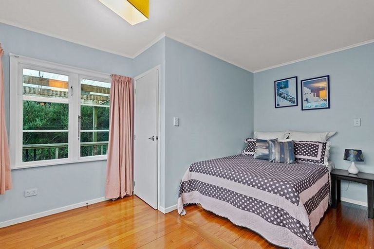 Photo of property in 13 Claverdon Drive, Massey, Auckland, 0614