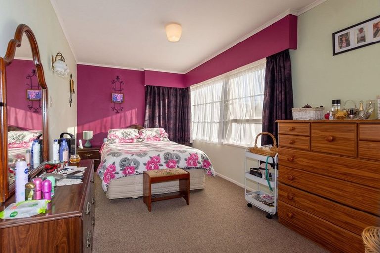 Photo of property in 5 Braebank Lane, Te Atatu South, Auckland, 0610