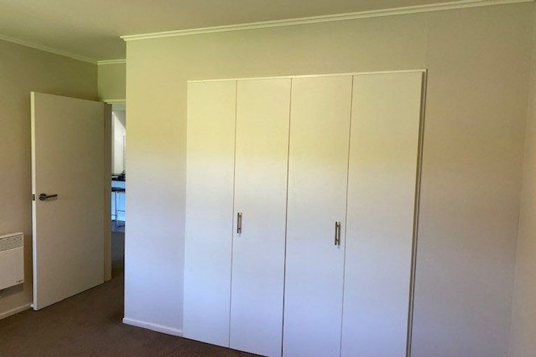 Photo of property in 2/49 Maungaraki Road, Korokoro, Lower Hutt, 5012