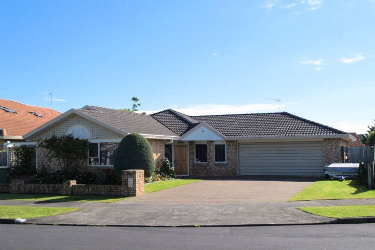 Photo of property in 6 Mt Blanc Place, Northpark, Auckland, 2013