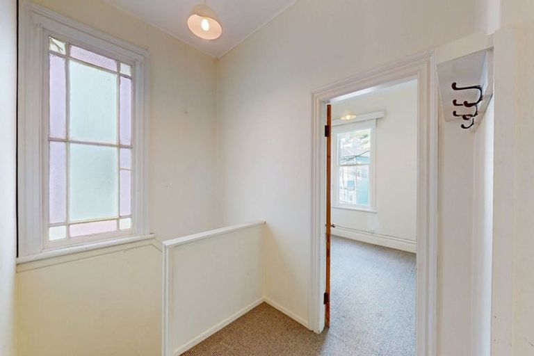 Photo of property in 55 Roxburgh Street, Mount Victoria, Wellington, 6011