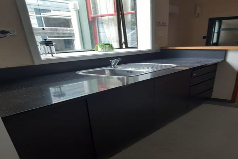 Photo of property in 112 Aro Street, Aro Valley, Wellington, 6021