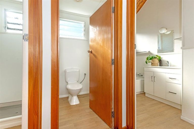 Photo of property in 28 De Lautour Road, Inner Kaiti, Gisborne, 4010