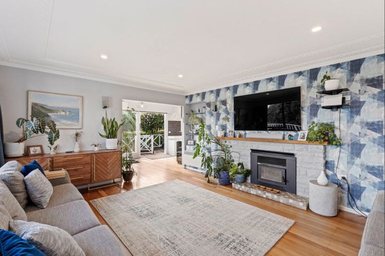 Photo of property in 1 Bonithon Avenue, Moturoa, New Plymouth, 4310