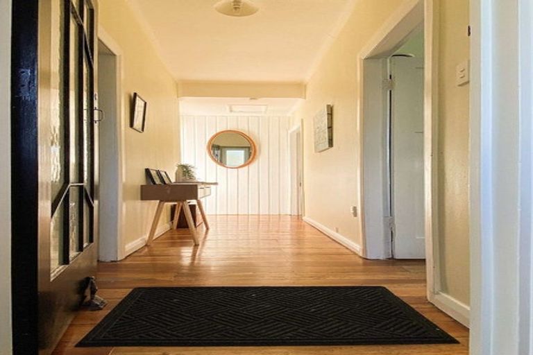 Photo of property in 15 Angus Avenue, Berhampore, Wellington, 6023