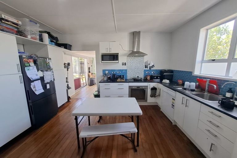 Photo of property in 90 Hine Street, New Plymouth, 4310