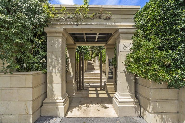 Photo of property in 84 Paritai Drive, Orakei, Auckland, 1071