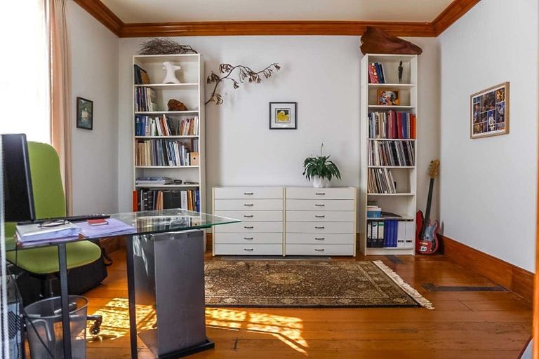 Photo of property in 5 Corry Avenue, Bluff Hill, Napier, 4110