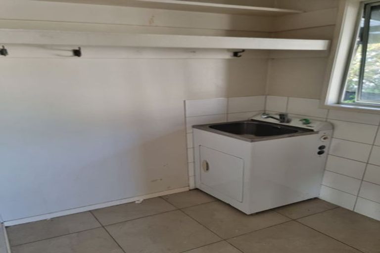 Photo of property in 1/19a Ribblesdale Road, Henderson, Auckland, 0612