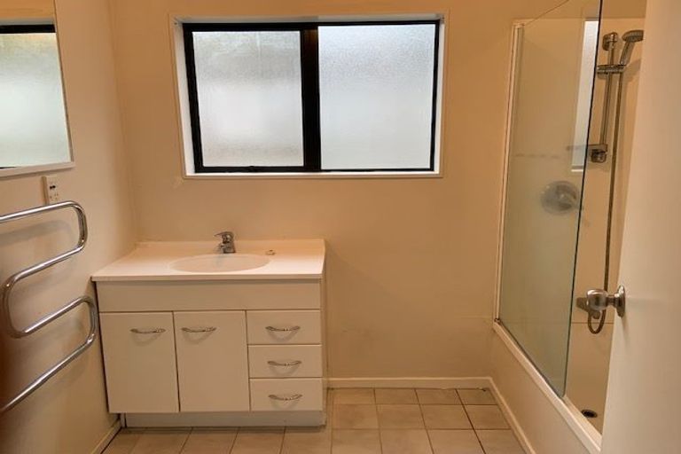 Photo of property in 26 Blueridge Close, Sunnyvale, Auckland, 0612