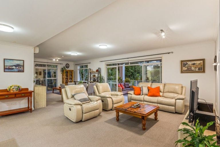Photo of property in 21 Parkside Drive, Orewa, 0931