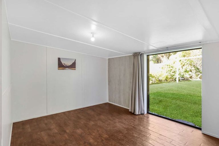 Photo of property in 236 Alma Road, Westport, 7892