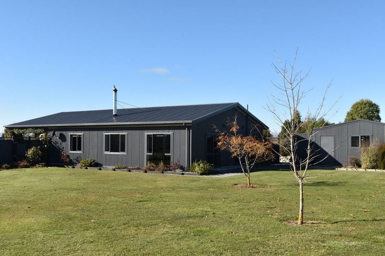 Photo of property in 16 Matukituki Crescent, Twizel, 7901