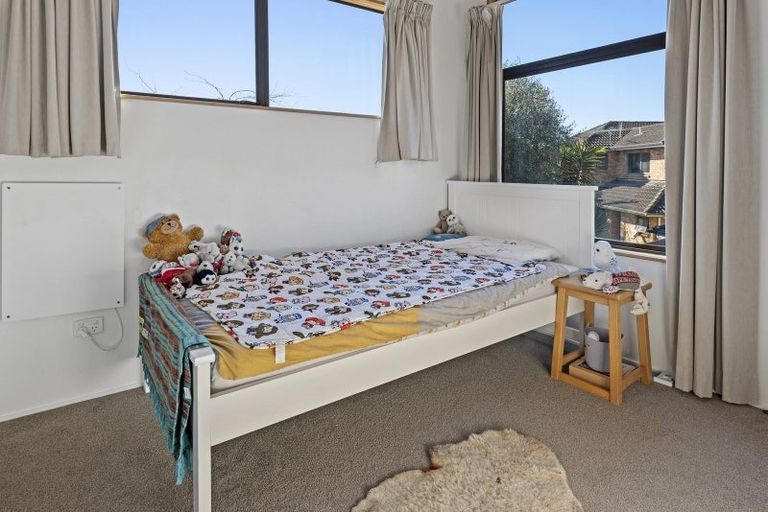 Photo of property in 1/17 Manuwai Road, Torbay, Auckland, 0630