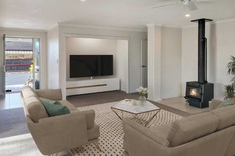 Photo of property in 4 Wai Place, One Tree Point, 0118