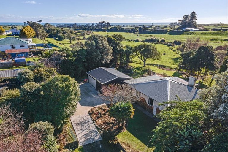 Photo of property in 6929 South Road, Warea, New Plymouth, 4381