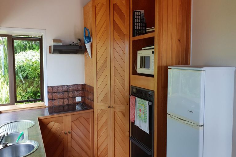 Photo of property in 26 Bay View Road, Cable Bay, 0420