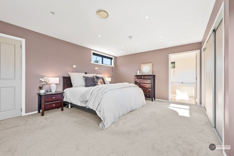 Photo of property in 67 Mount Marua Way, Timberlea, Upper Hutt, 5018