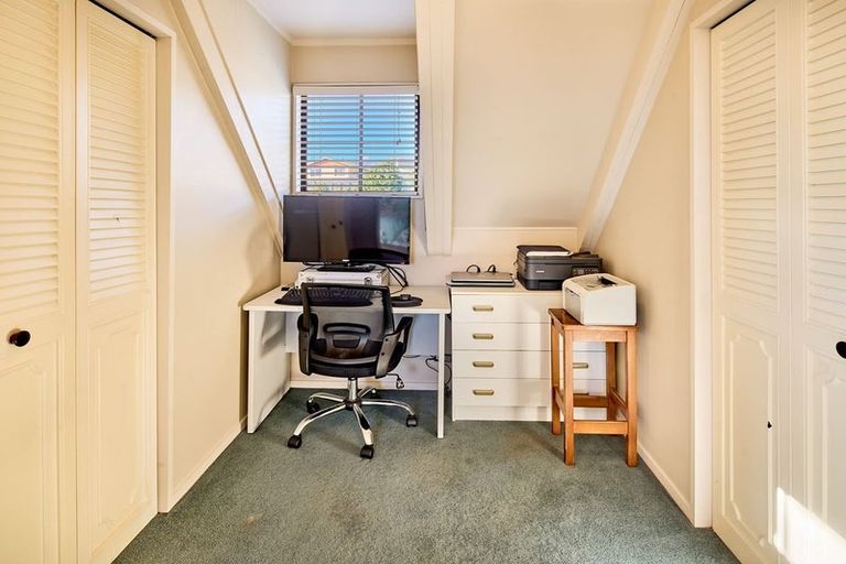 Photo of property in 6 Cleat Street, Whitby, Porirua, 5024