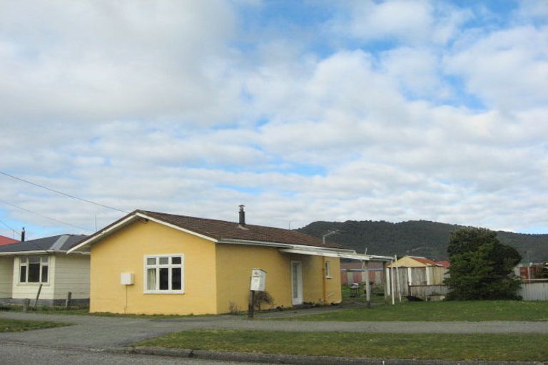 Photo of property in 39 Doyle Street, Blaketown, Greymouth, 7805