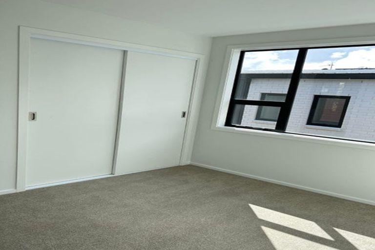 Photo of property in 2/27 Main Road, Wainuiomata, Lower Hutt, 5014
