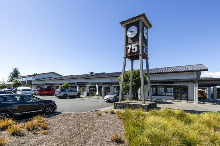 Photo of property in 22 Kaititiko Road, Rosehill, 2113