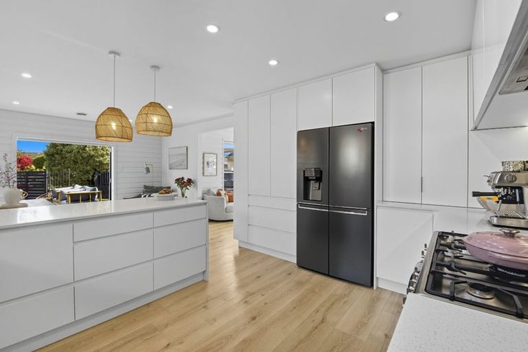 Photo of property in 21 Woodstock Place, Russley, Christchurch, 8042