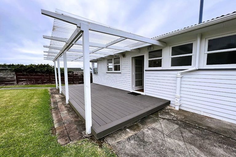 Photo of property in 27 Linwood Avenue, Forrest Hill, Auckland, 0620