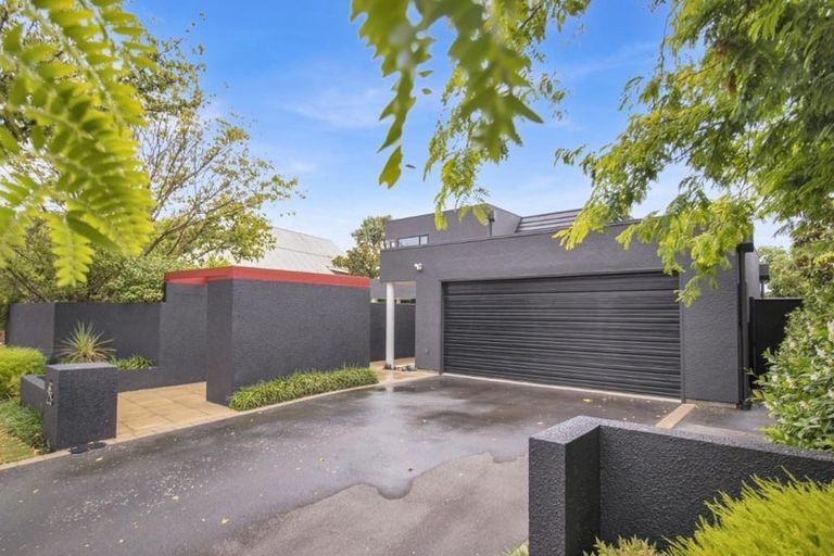 Photo of property in 28 Huntingdon Place, Avonhead, Christchurch, 8042