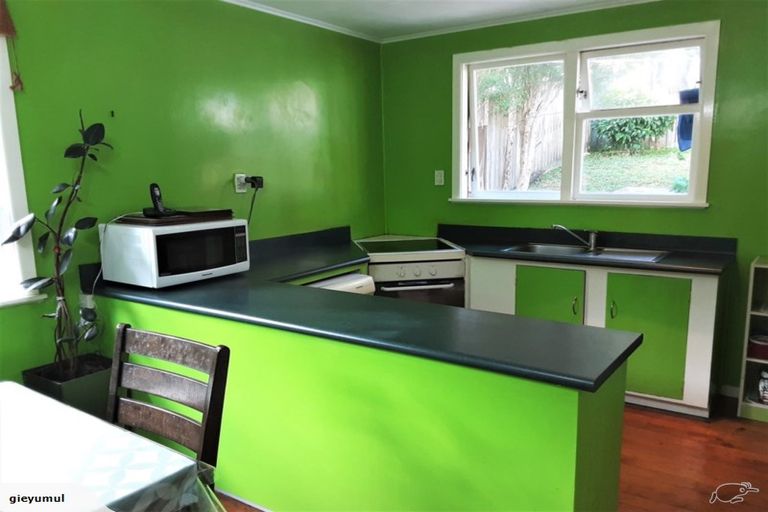 Photo of property in 6 Tobruk Street, Karori, Wellington, 6012