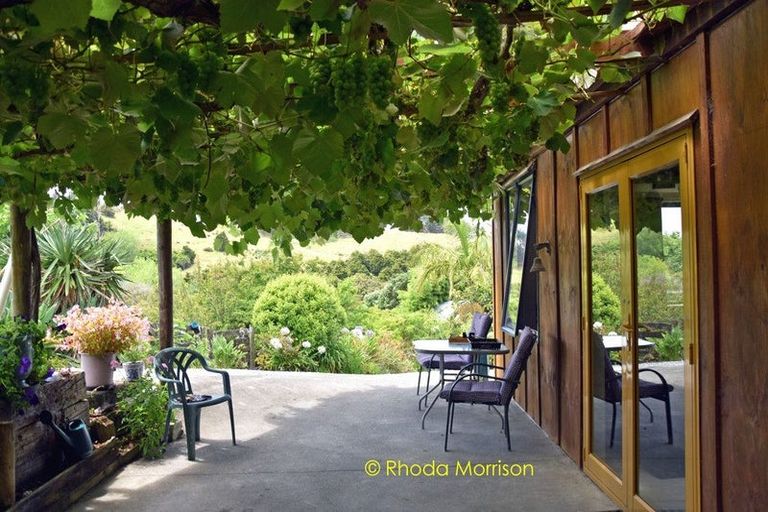 Photo of property in 318 Franklin Road, Paparoa, 0571