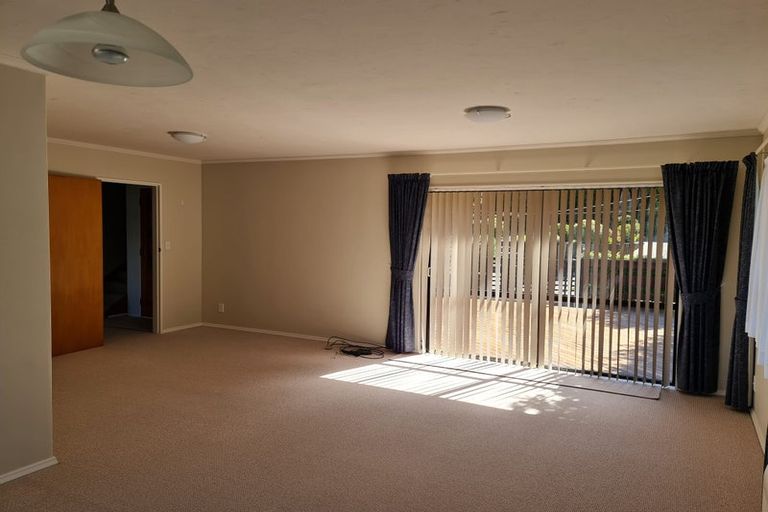 Photo of property in 29 Westhaven Drive, Tawa, Wellington, 5028