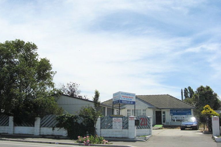Photo of property in 211 Wainoni Road, Avondale, Christchurch, 8061