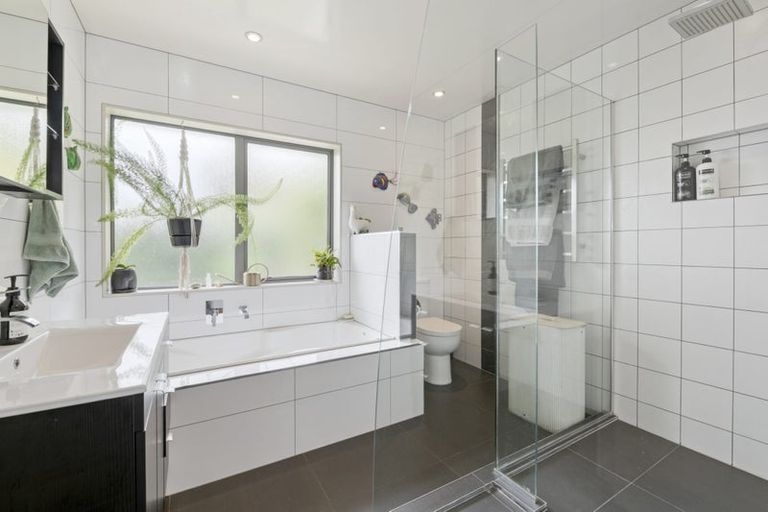 Photo of property in 42 Urumaraki Avenue, Helensville, 0800