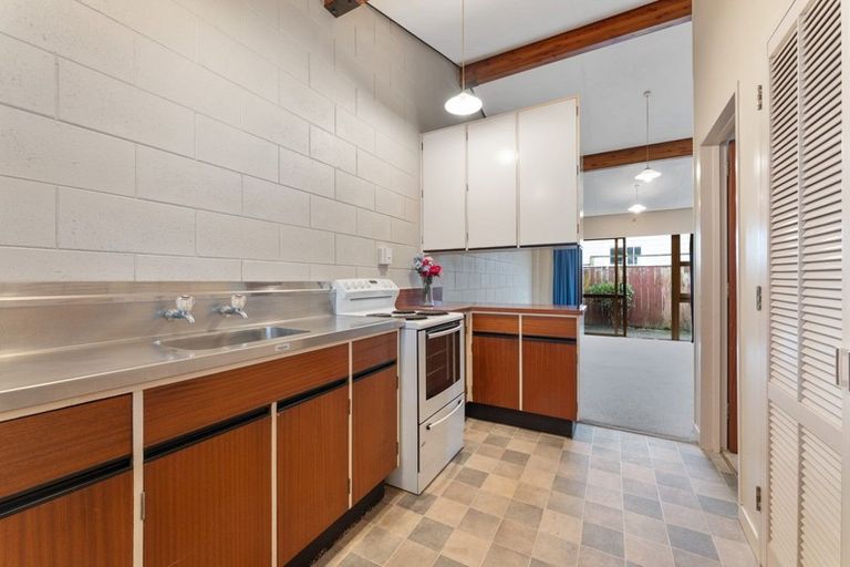 Photo of property in 1/128 Albert Street, Terrace End, Palmerston North, 4410