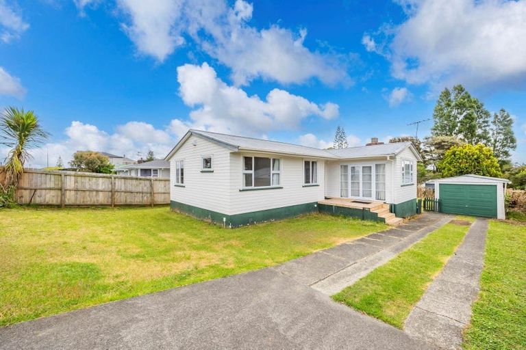 Photo of property in 57a Tiroroa Avenue, Te Atatu South, Auckland, 0610