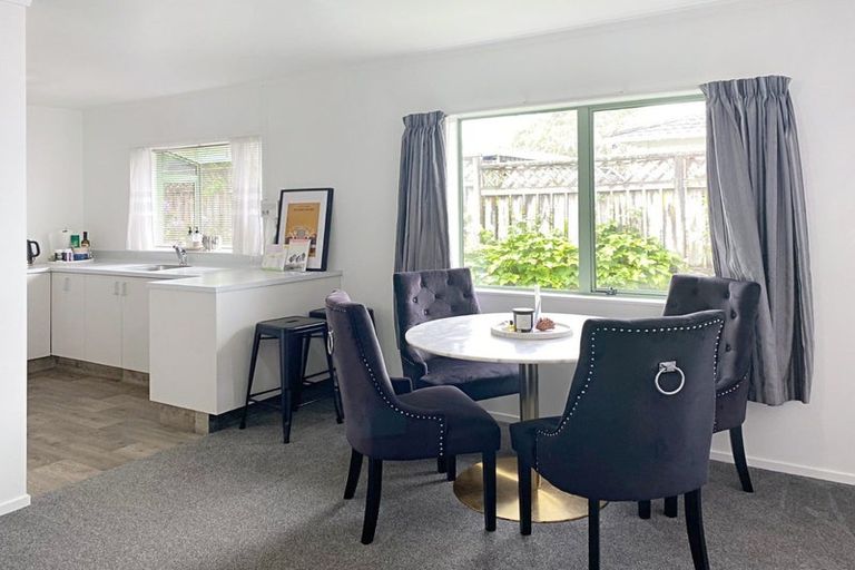 Photo of property in 2/1110 Bank Street, Te Awamutu, 3800