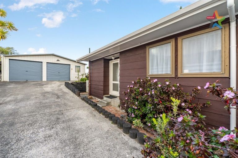 Photo of property in 14a Mossburn Grove, Kelson, Lower Hutt, 5010