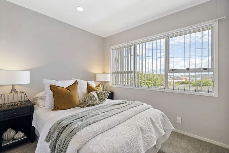 Photo of property in 1/5 Tristram Avenue, Forrest Hill, Auckland, 0620